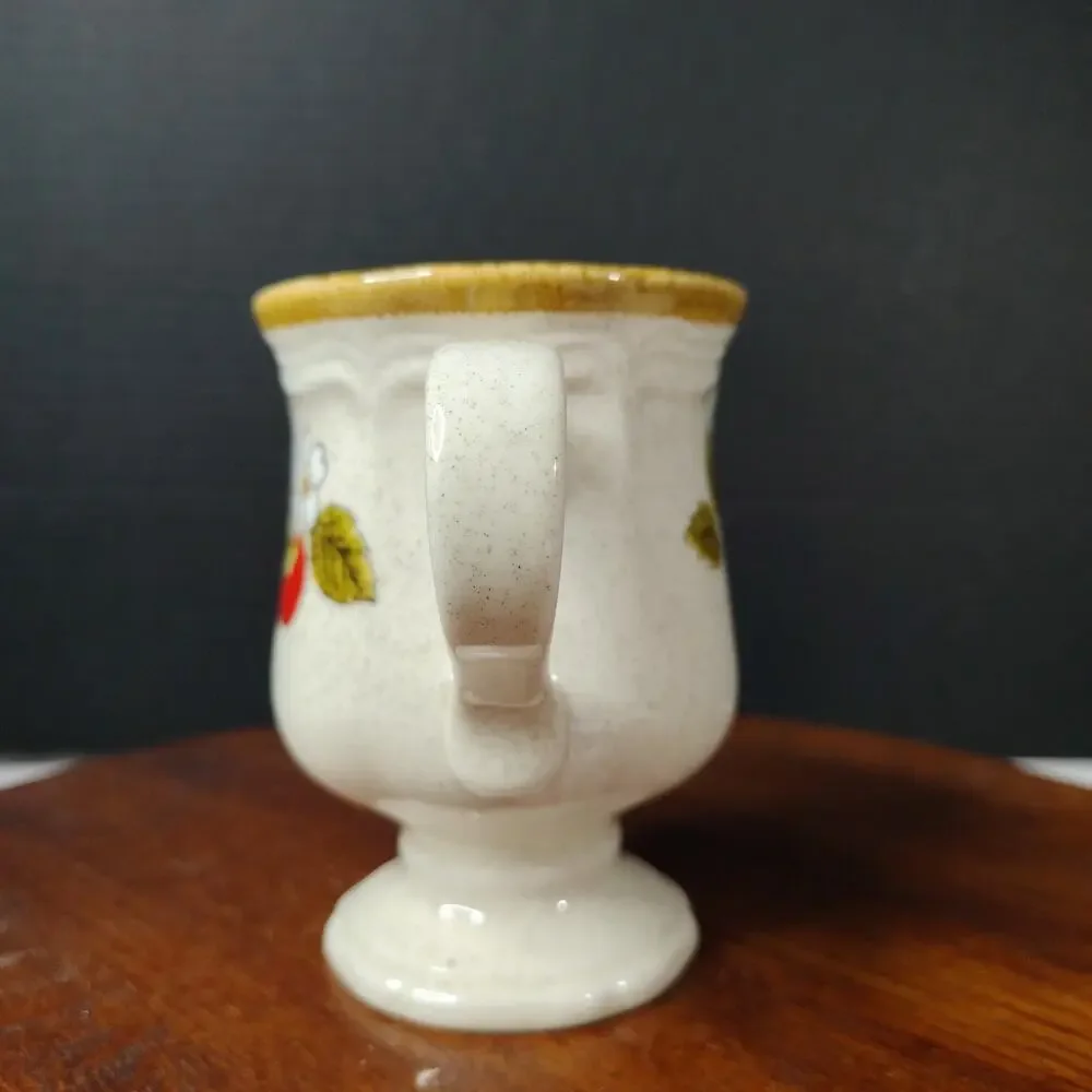 MIKASA Strawberry Festival Cream Creamer Pedestal